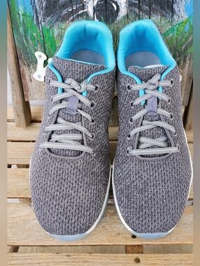 Avia Moonwalker Sneakers Size 7